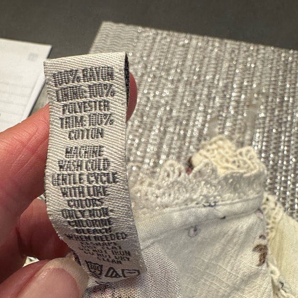 American Rag white floral A line mini skirt, elastic waist, long sleeves, XS. - Picture 12 of 14